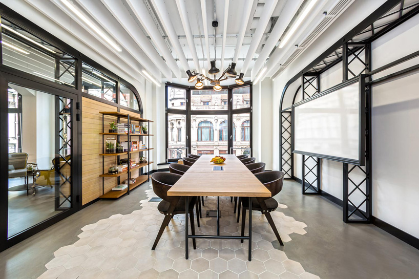 上海辦公室裝修選擇門(mén)窗需注意的問(wèn)題