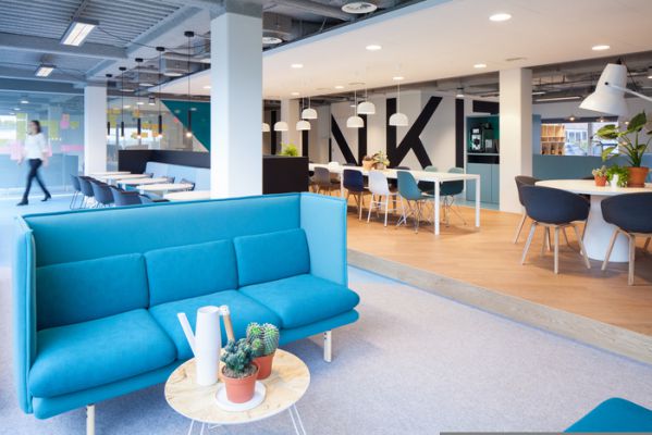 藍色簡約風(fēng)格的辦公室設(shè)計