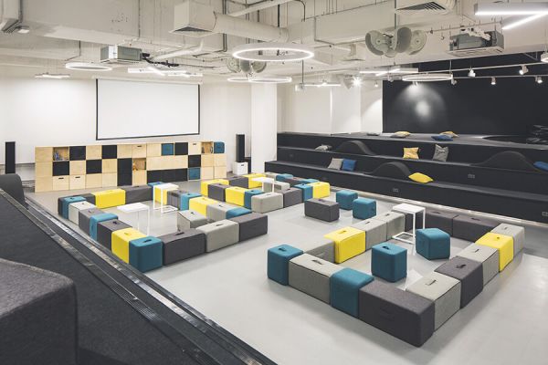 辦公室裝修設(shè)計(jì)的多功能文化教育中心