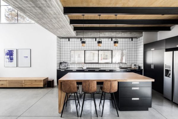 辦公室裝修穩(wěn)重正統(tǒng)風(fēng)格最多見(jiàn)