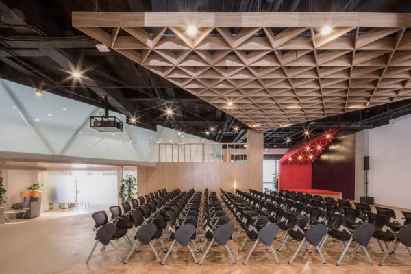 辦公室裝修打造的奇葩說(shuō)創(chuàng)想實(shí)驗(yàn)室