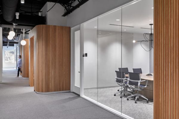 辦公室裝修的舒適現代工業空間