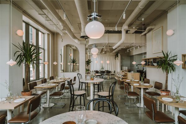 包豪斯設(shè)計下的現(xiàn)代風(fēng)格的餐廳設(shè)計